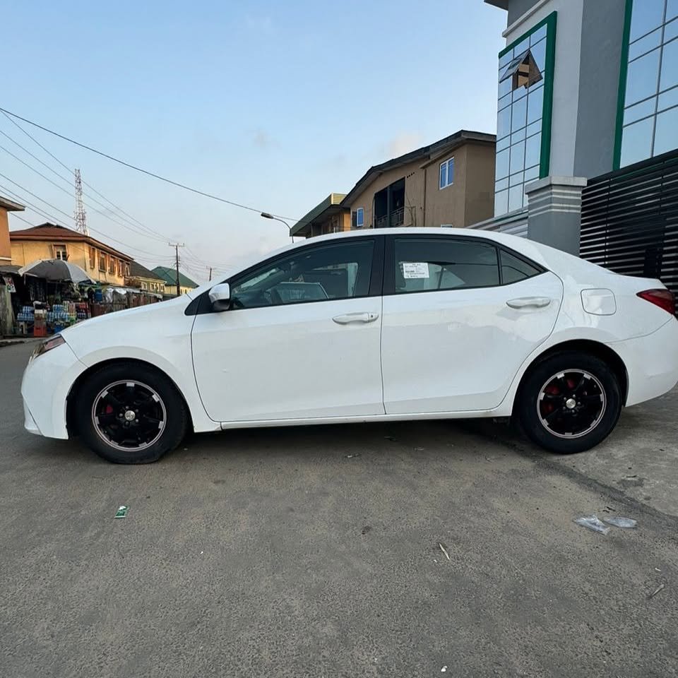 2015 Toyota Corolla — Rear 3/4