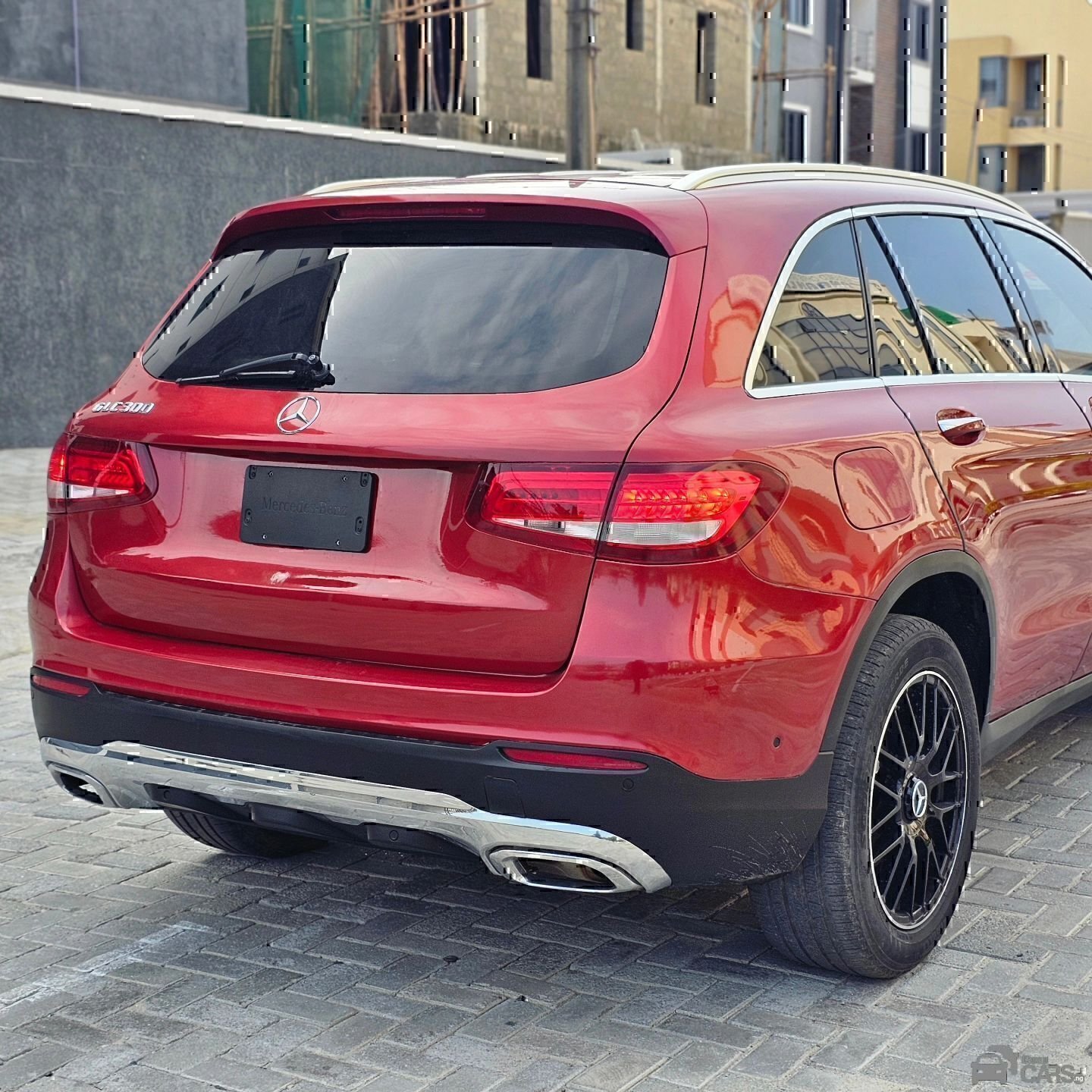 2017 Mercedes-Benz GLC300 — Side profile