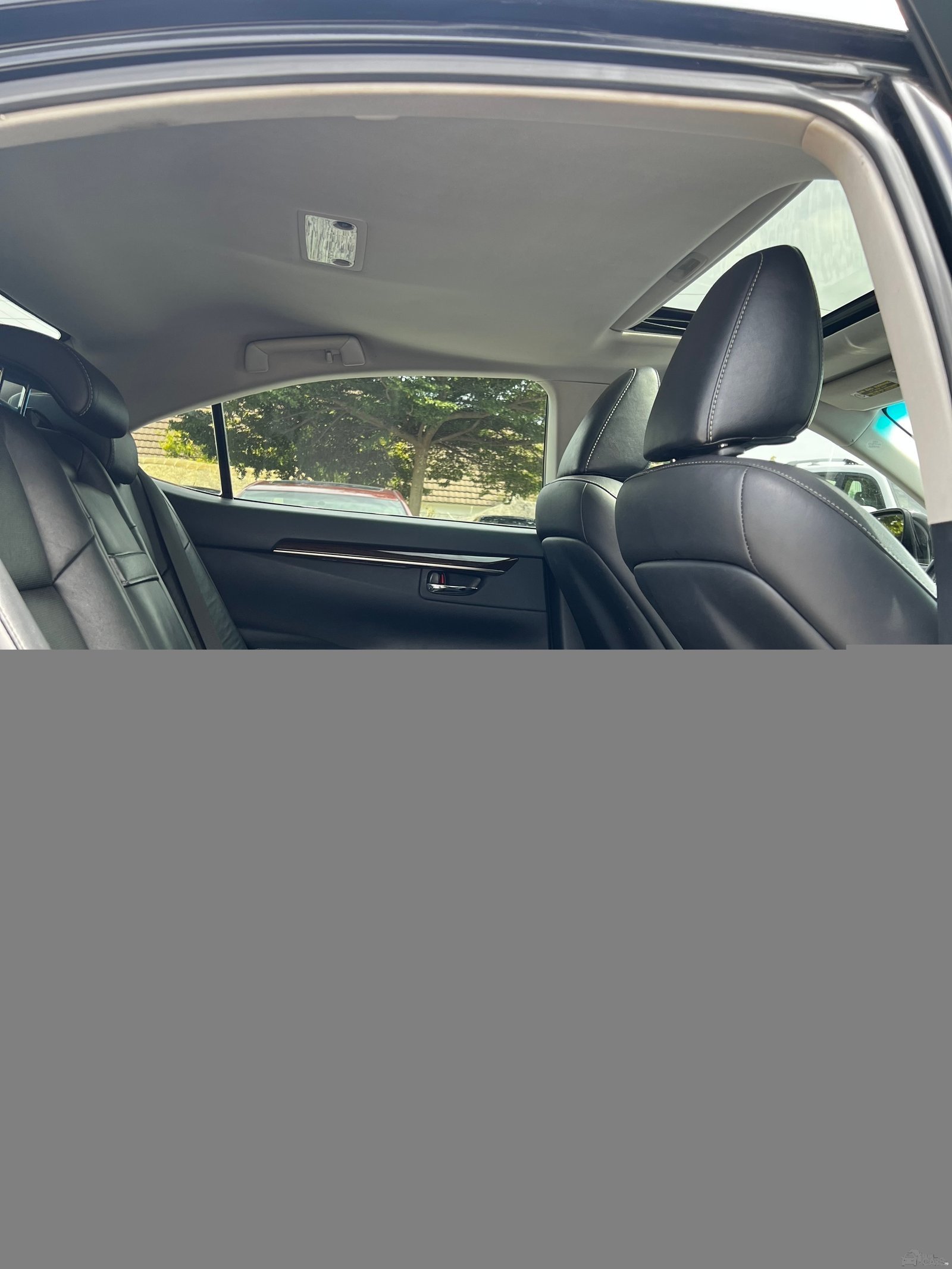 Lexus use Es — Rear 3/4