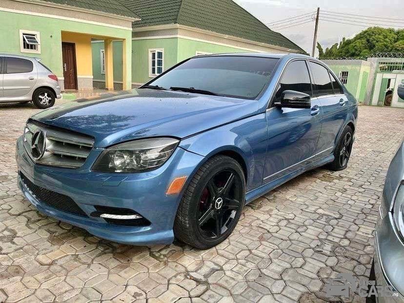 2010 Mercedes-Benz MERCEDES BENZ — Side profile