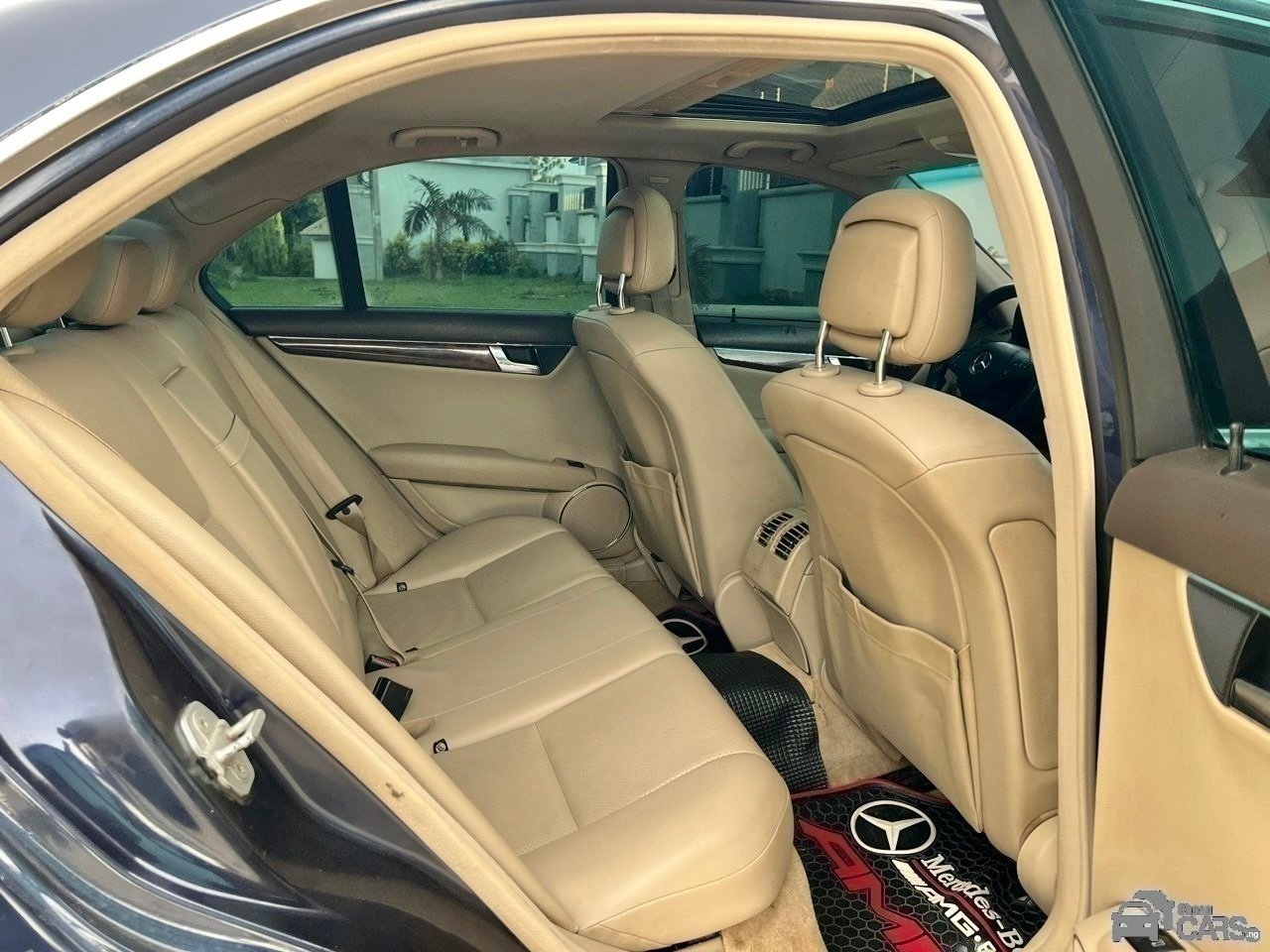 2010 Mercedes-Benz MERCEDES BENZ — Rear 3/4