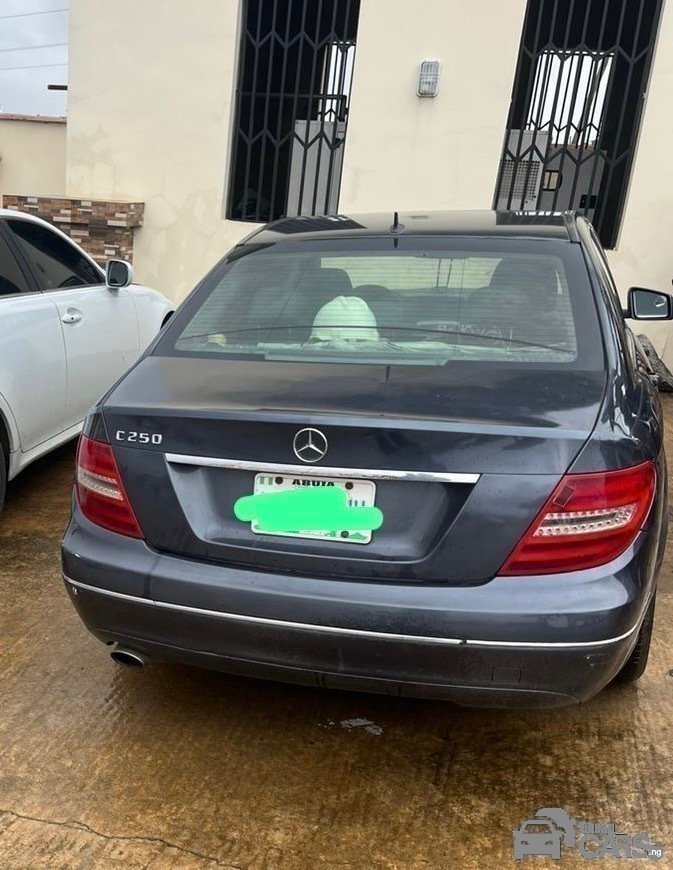 2012 Mercedes-Benz DISTRESS MERCEDES — Front seats