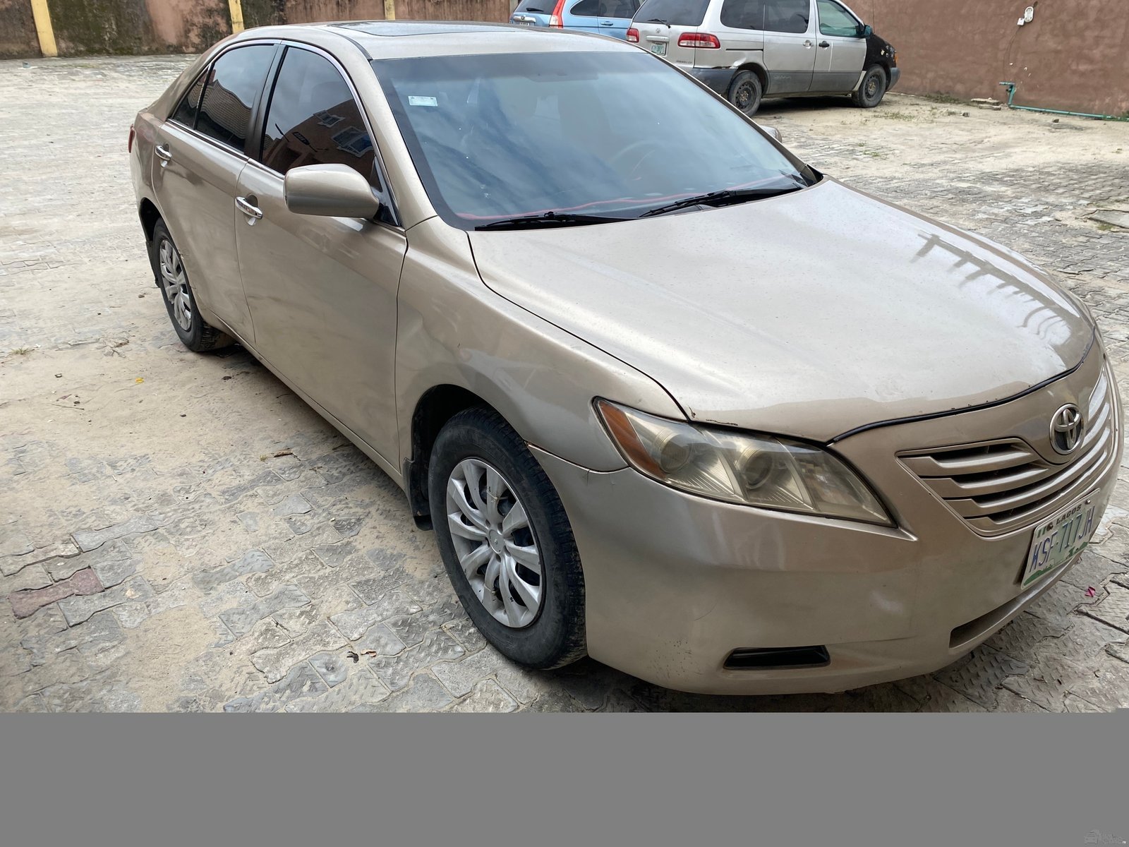 2008 Toyota camry — Side profile