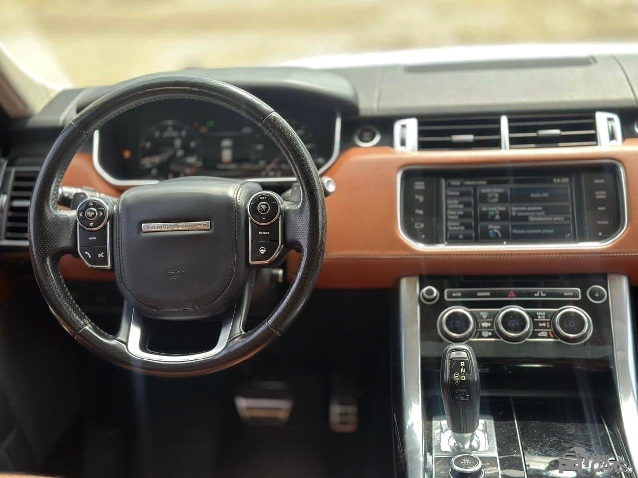 2015 Land Rover RANGE ROVER — Side profile