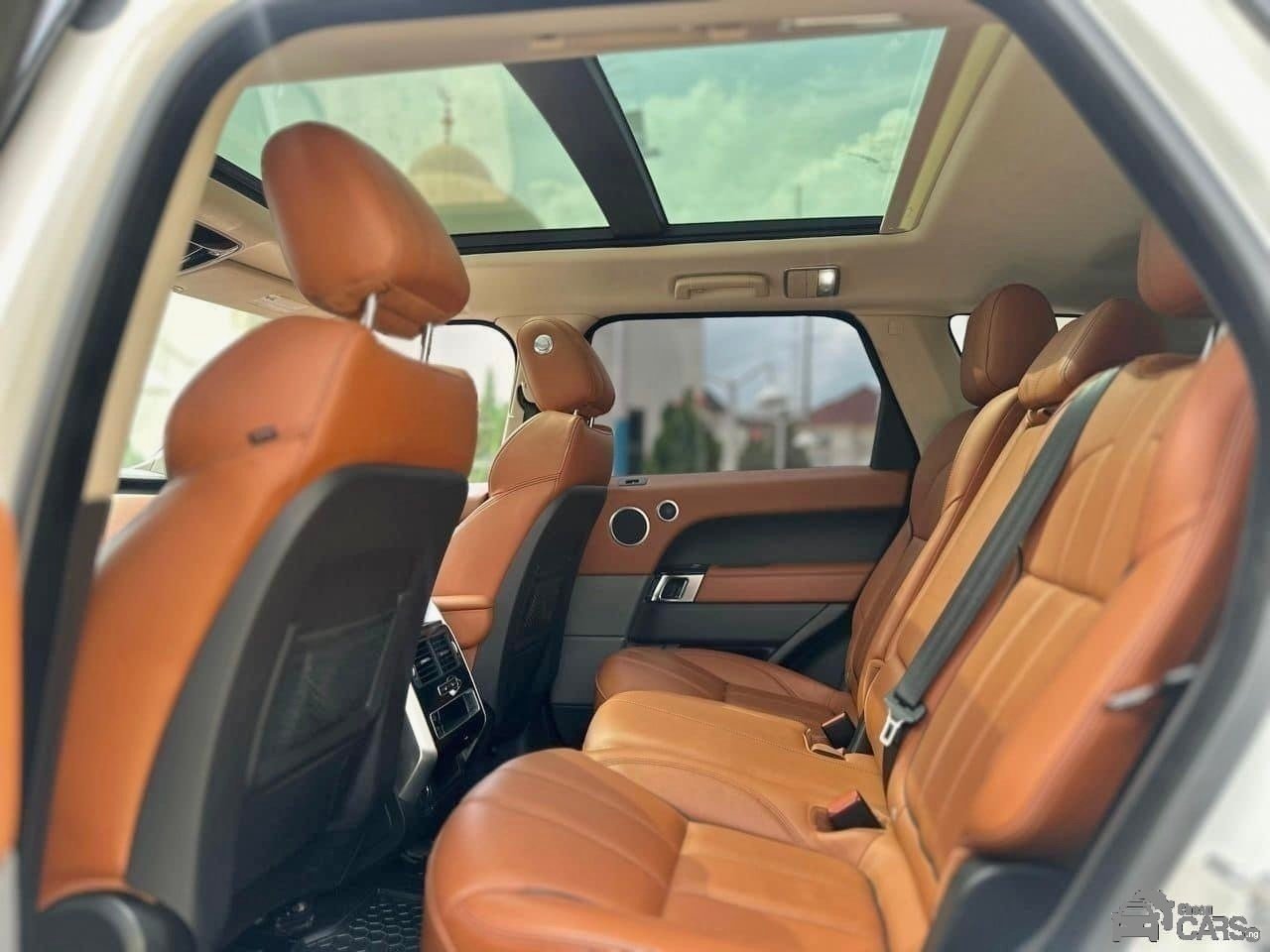 2015 Land Rover RANGE ROVER — Dashboard