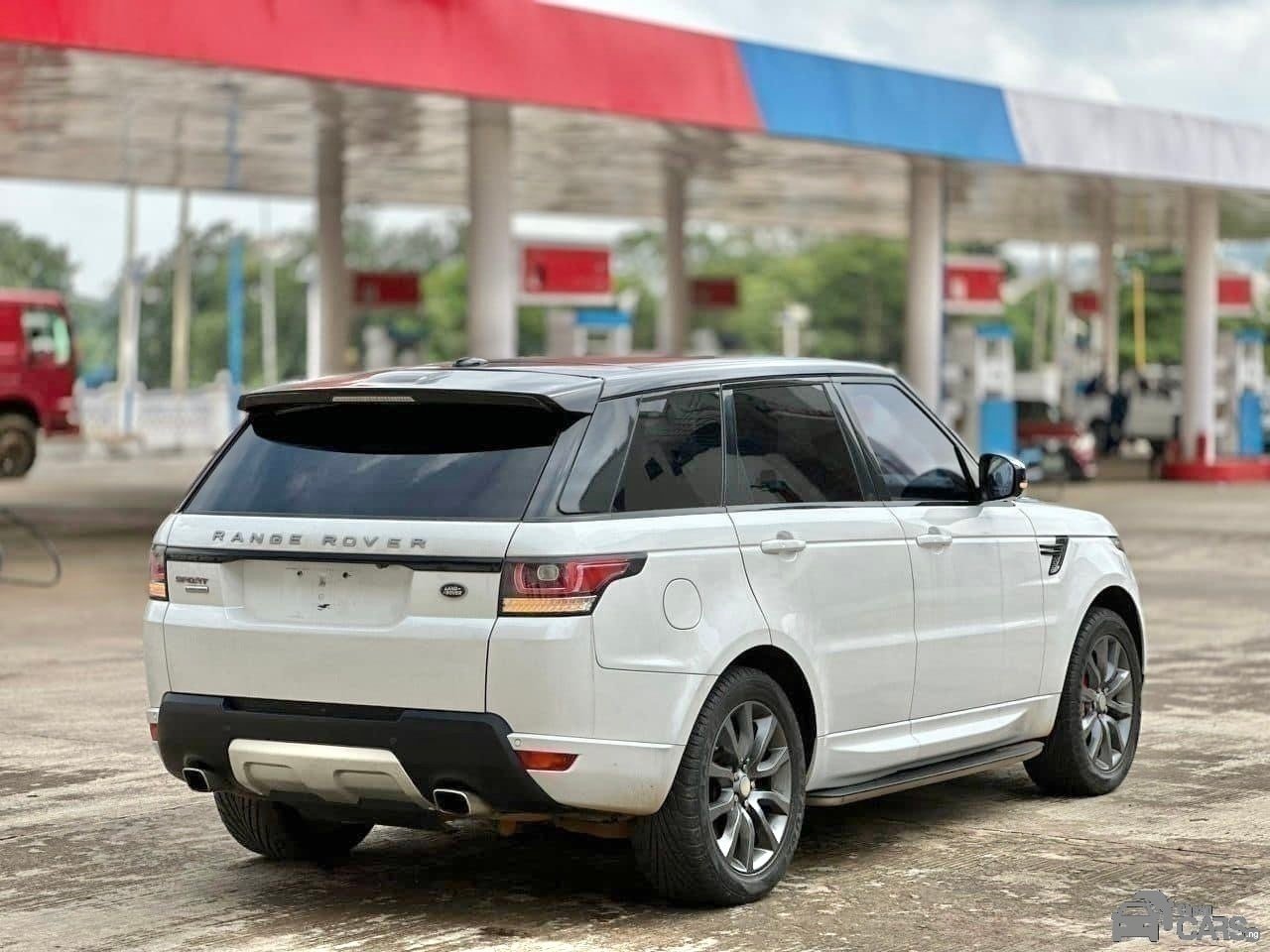 2015 Land Rover RANGE ROVER — Front seats
