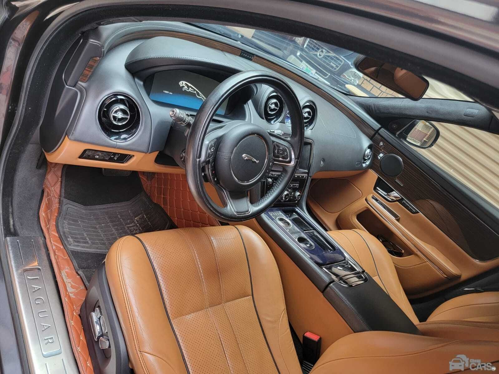 2013 Jaguar USA XJL — Rear 3/4