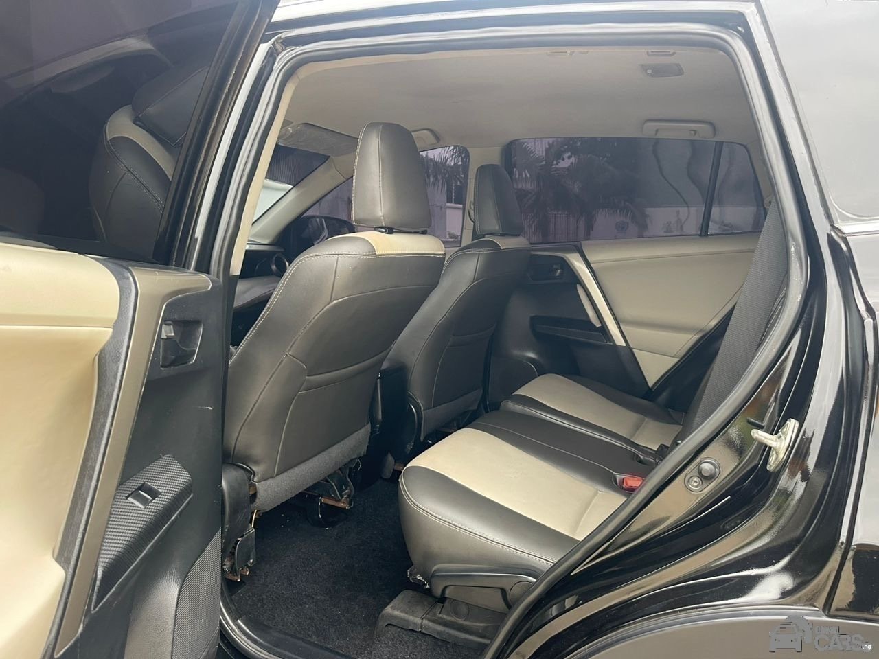 2017 Toyota DISTRESS UPGRADED — Rear 3/4