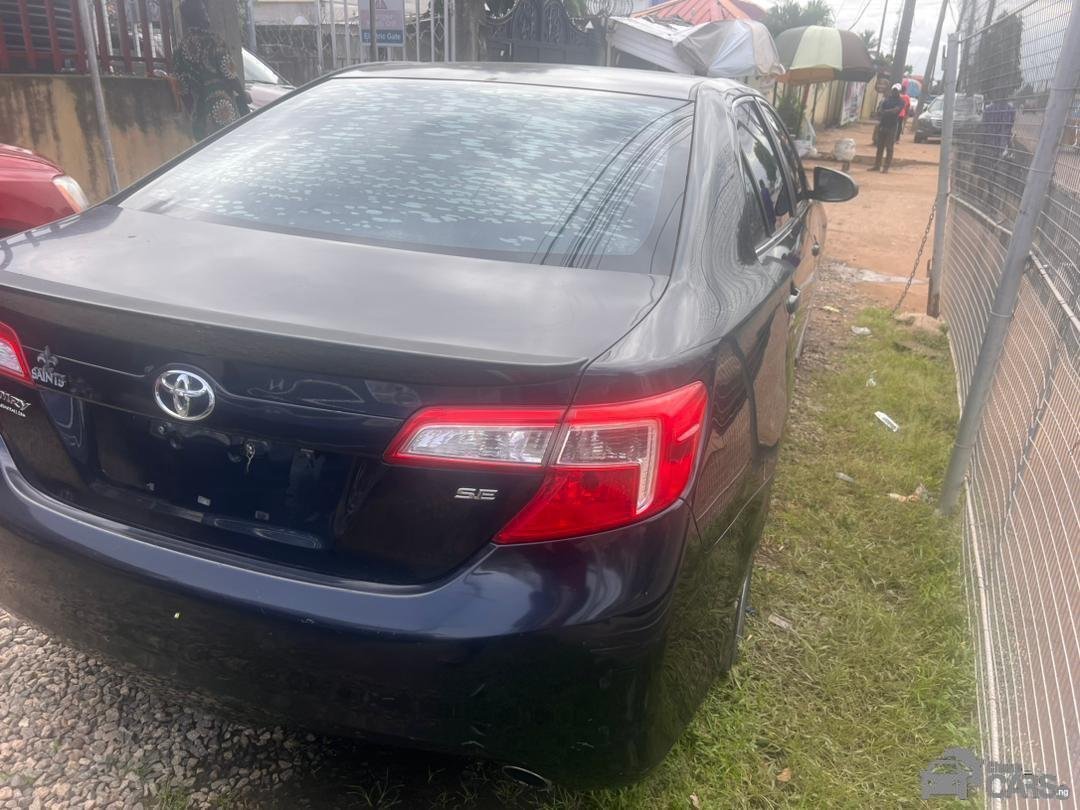 2014 Toyota Camry SE — Rear 3/4