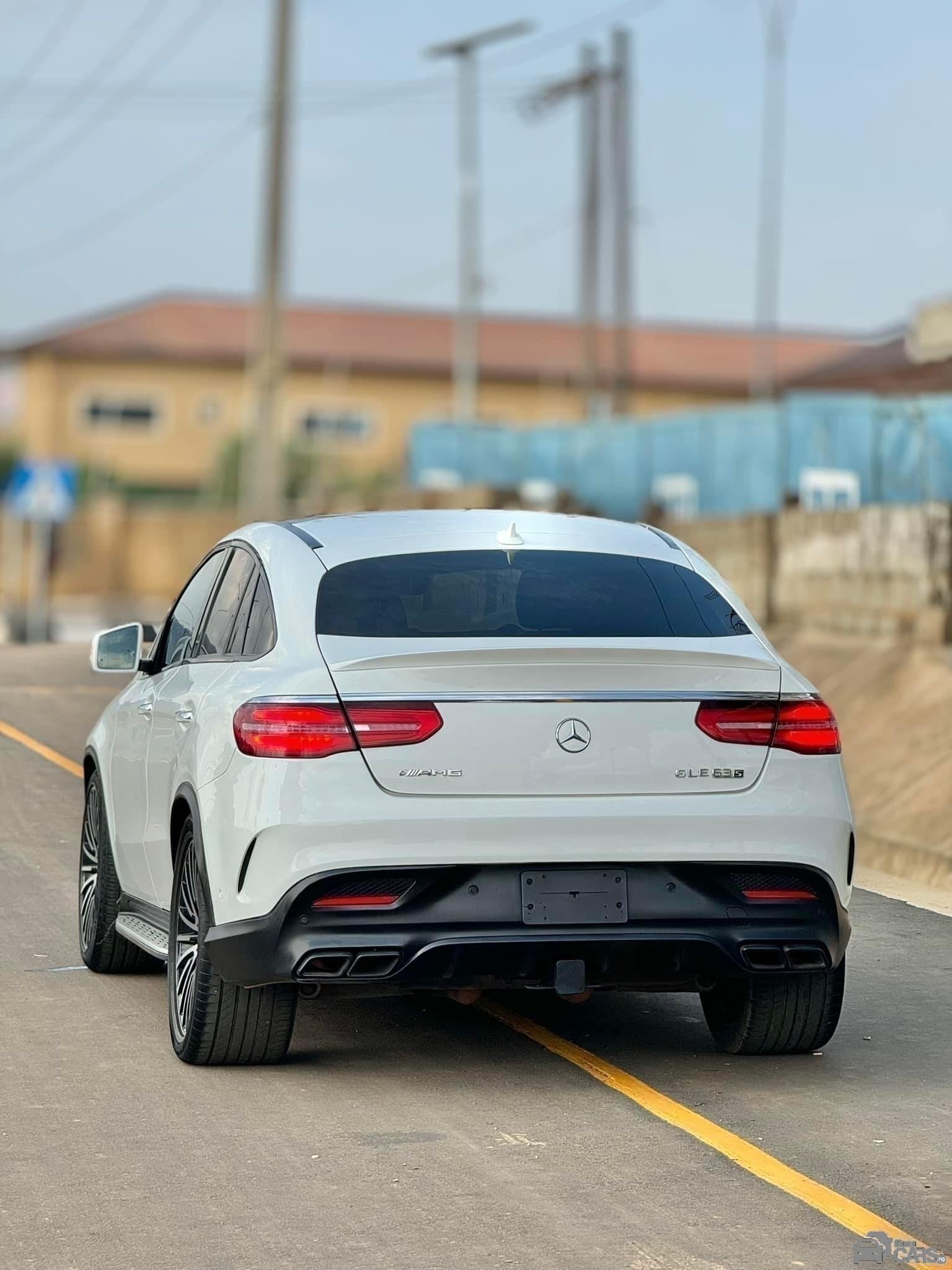 2019 Mercedes-Benz MERCEDES BENZ — Rear 3/4