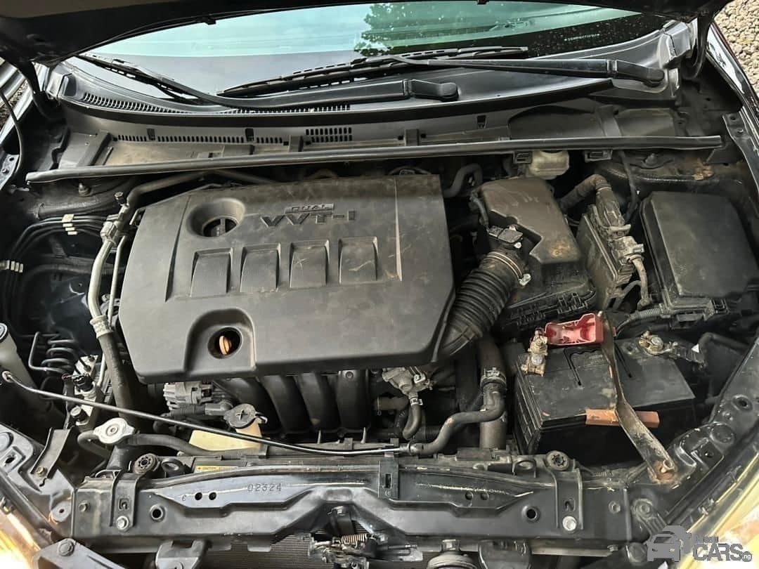 2015 Toyota DISTRESS COROLLA — Front seats