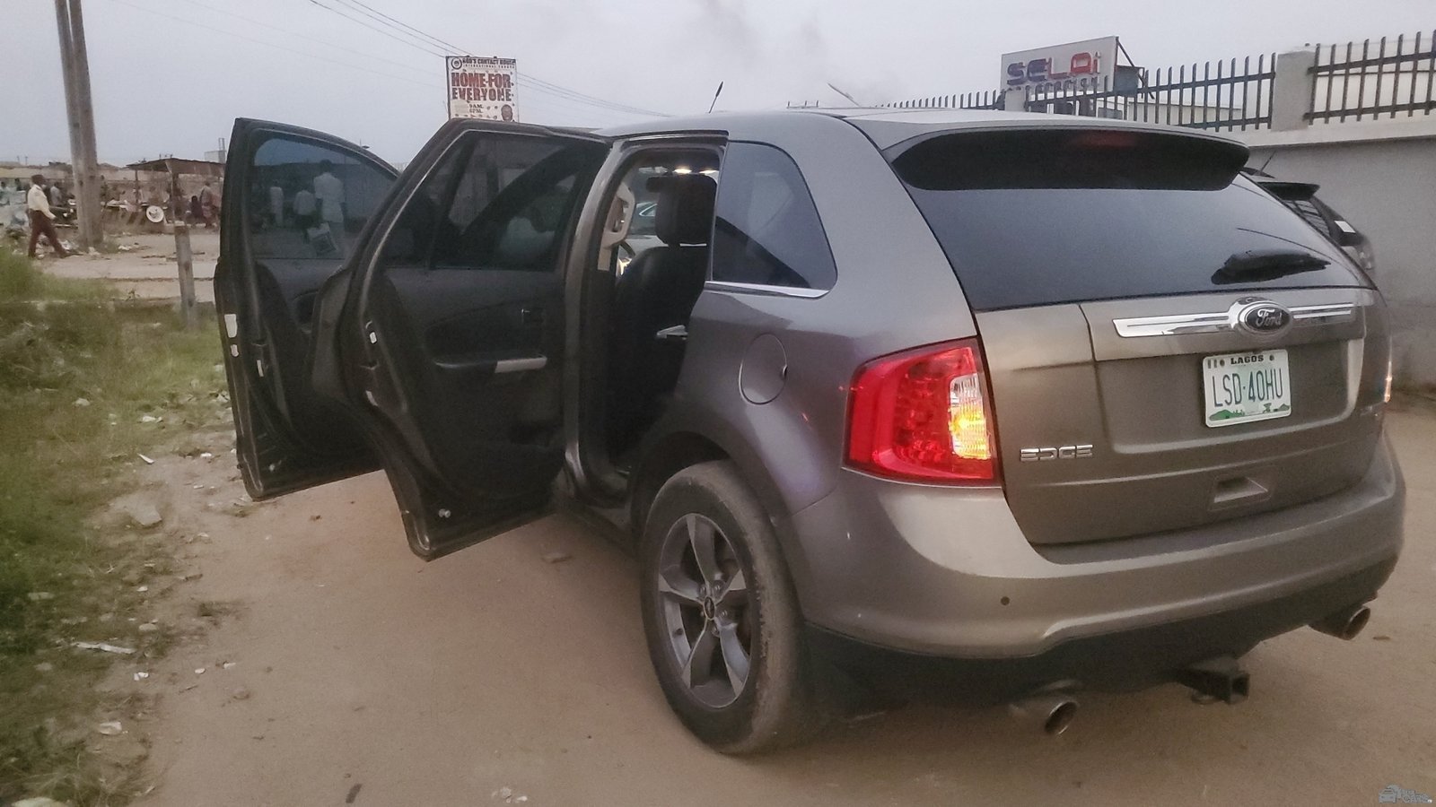 2014 Ford EDGE LIMITED — Side profile