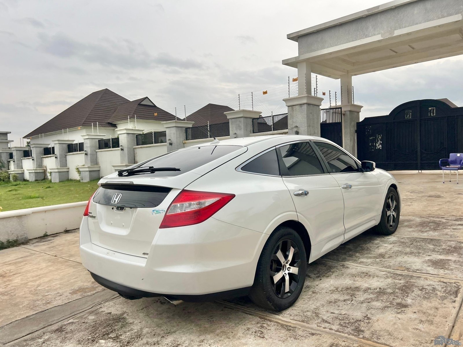 2011 Honda ACCORD CROSSTOUR — Front seats