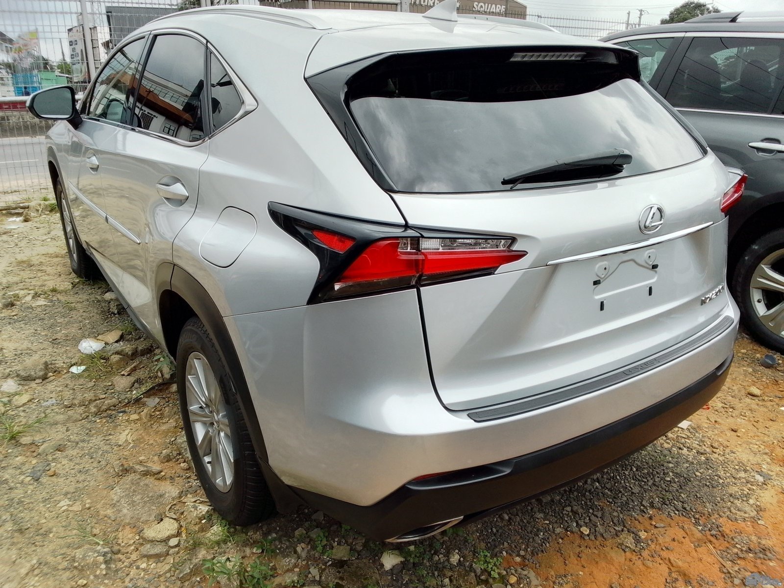 Lexus NX 200t — Front seats