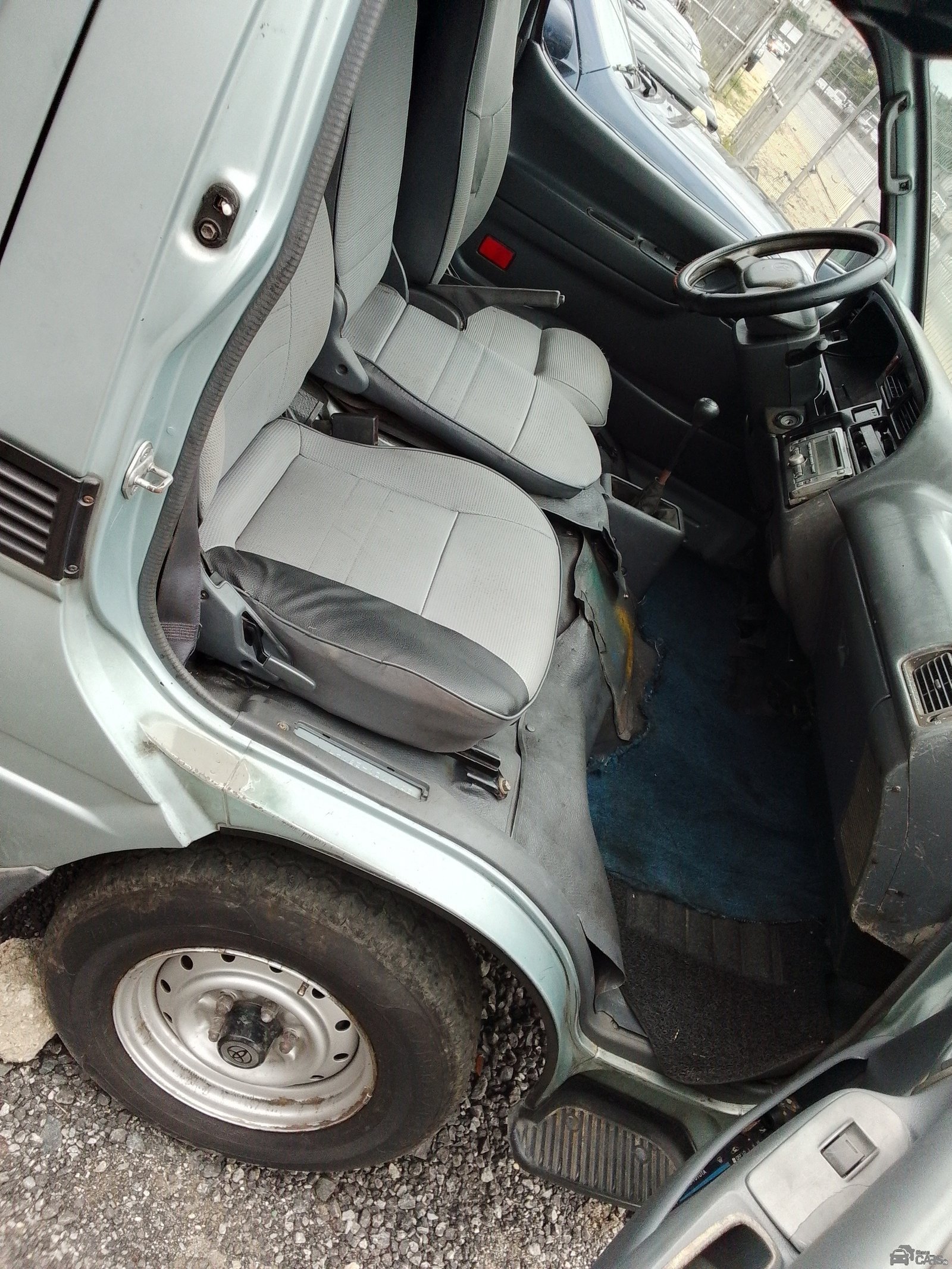 Commercial Toyota Hiace — Rear 3/4
