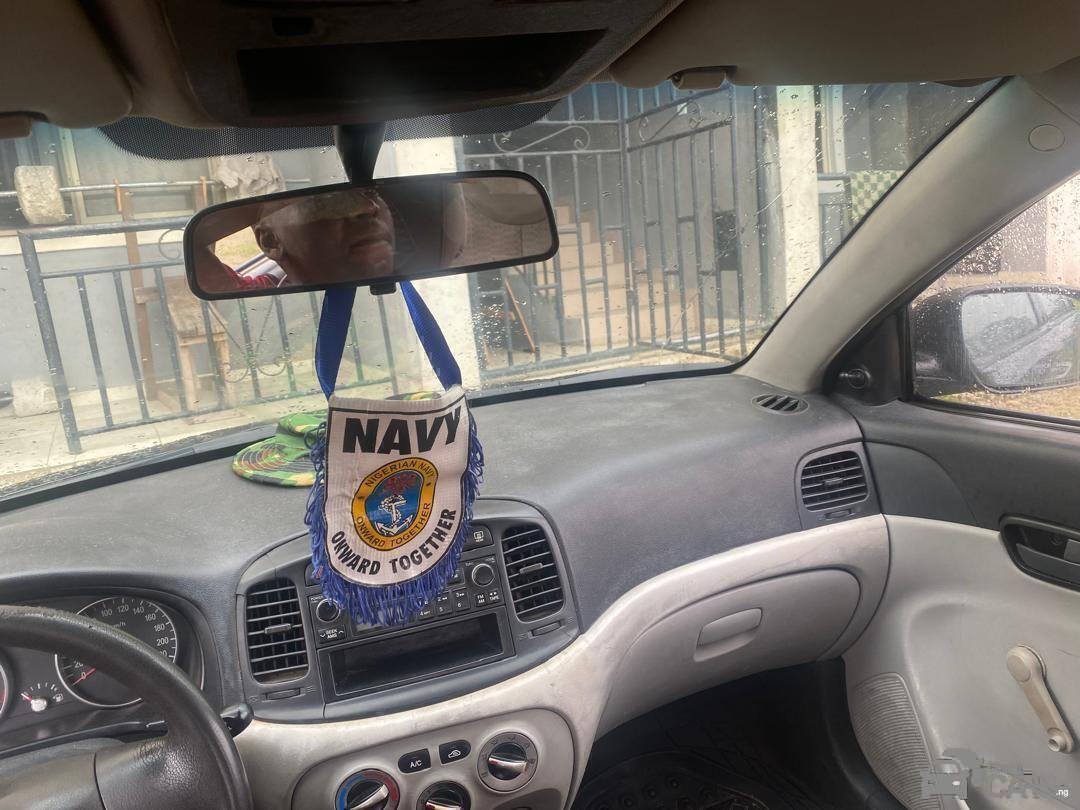 Hyundai Accent — Front seats