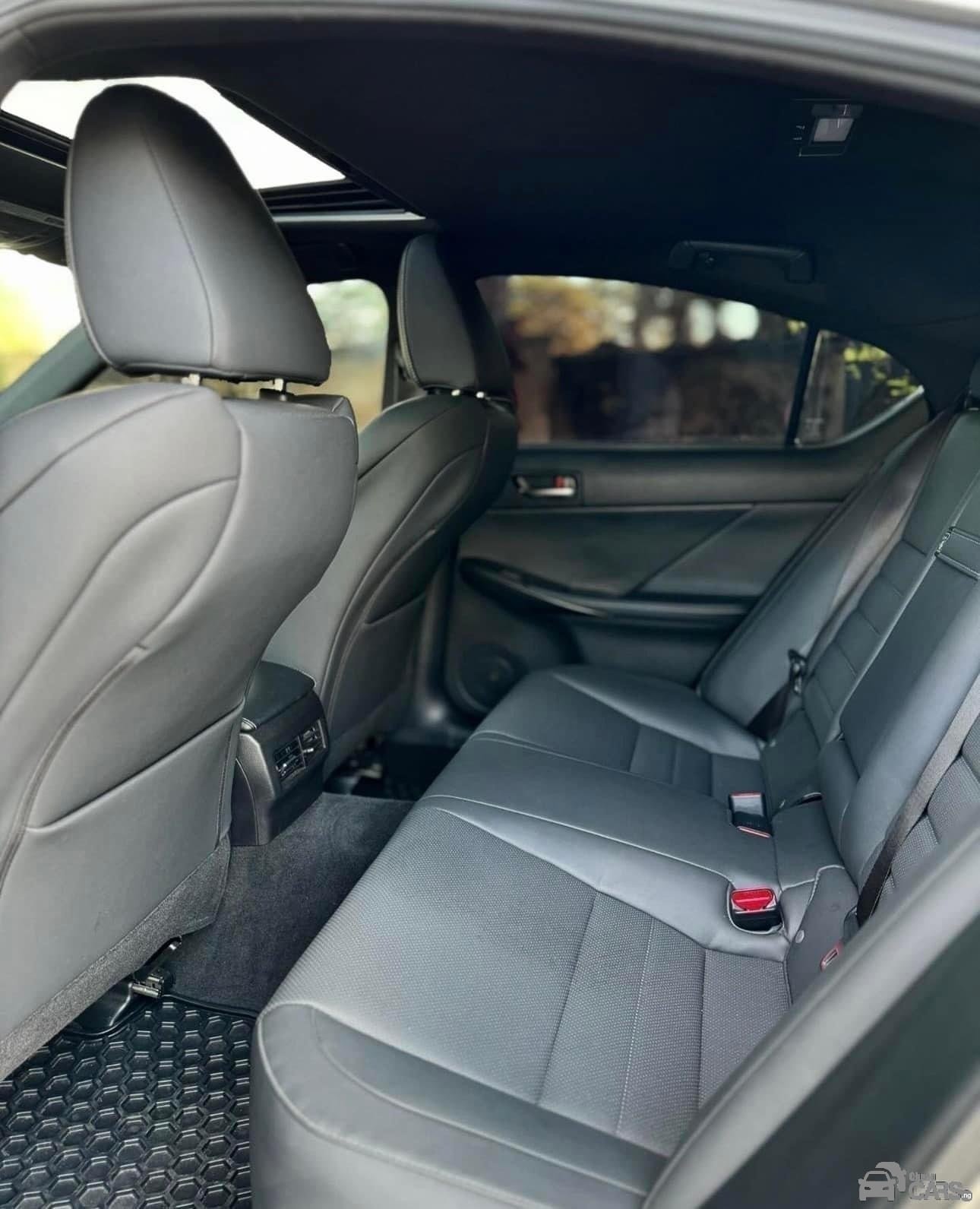 2024 Lexus IS350 F-SPORT — Dashboard