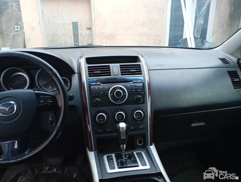 Mazda CX-9 — Dashboard