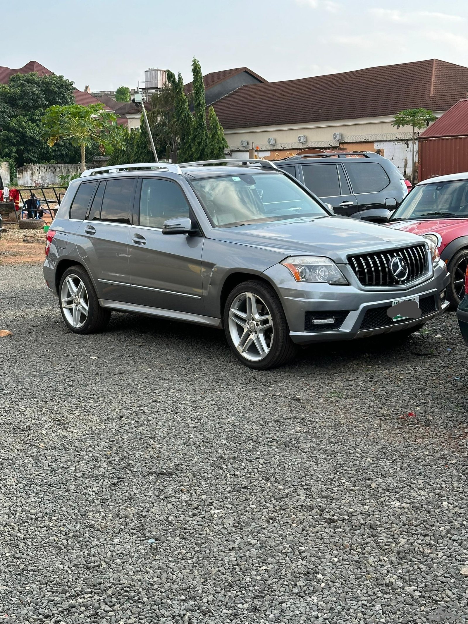 Mercedes-Benz Mercedes Benz — Side profile