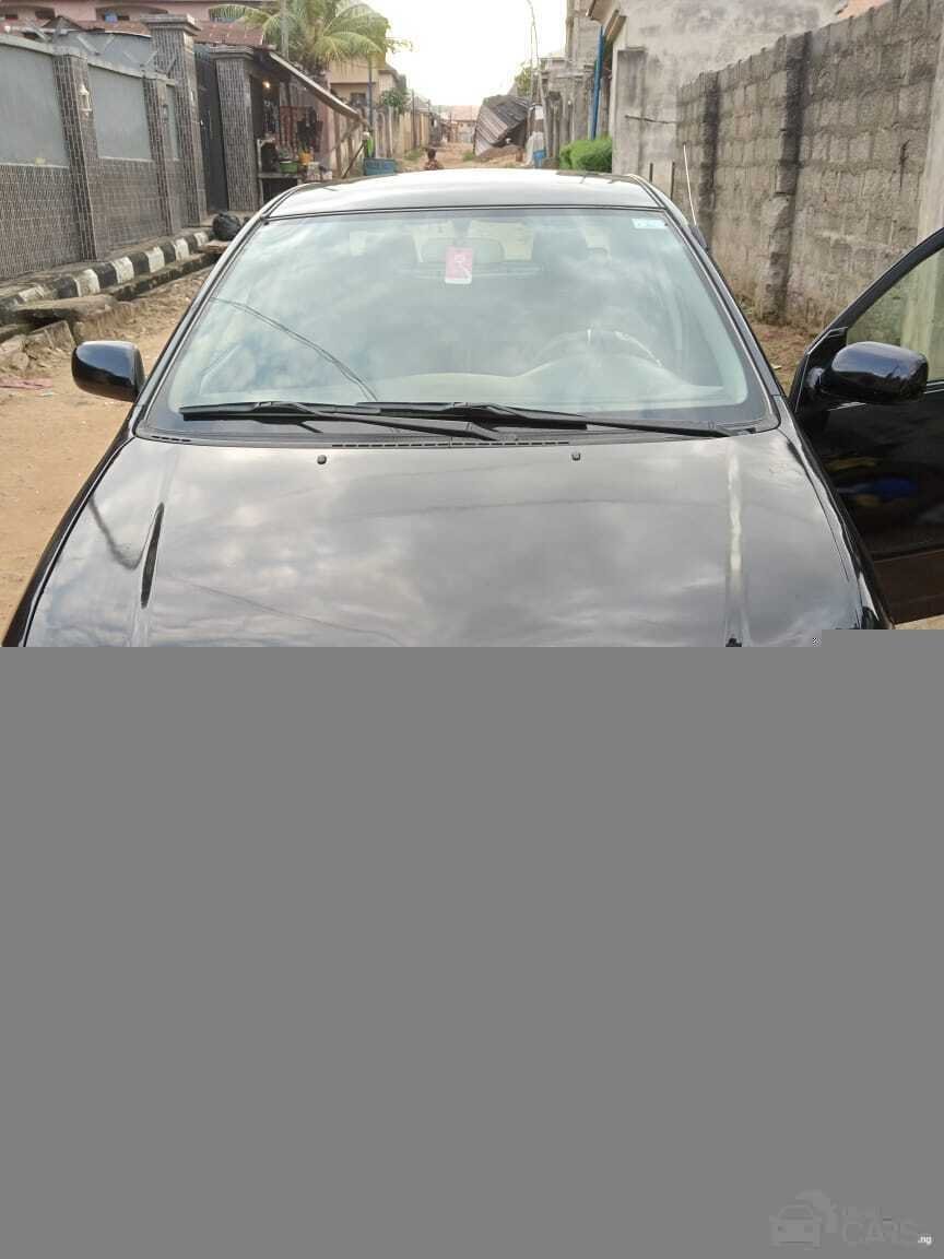 Toyota Corolla bank