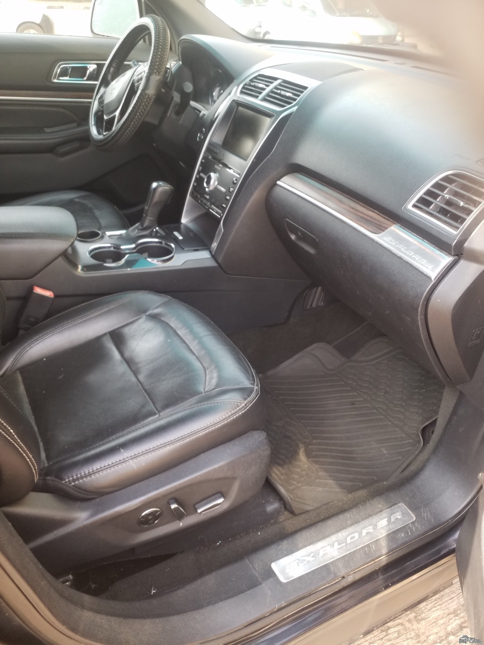 2017 Ford Explorer — Rear 3/4