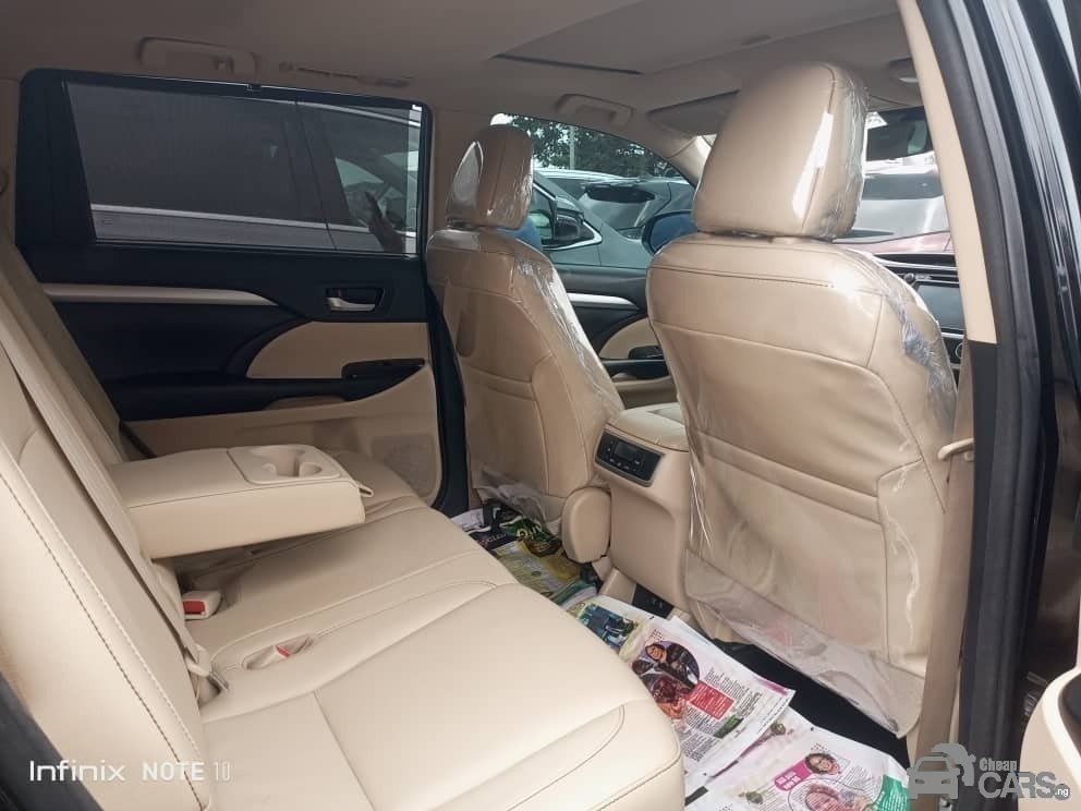 2010 Lexus ES350 — Dashboard