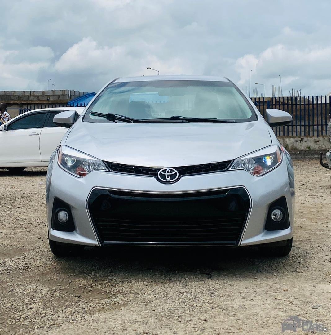 Toyota Nigeria car — Side profile