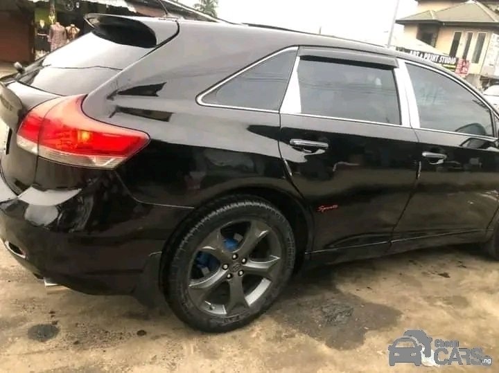 2010 Toyota Venza — Rear 3/4