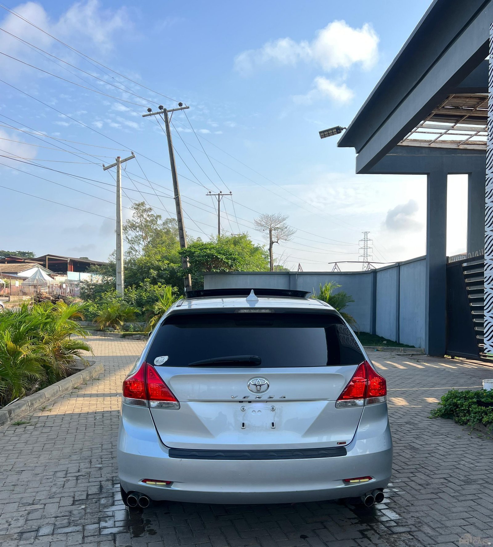 Toyota VENZA-TRD — Side profile