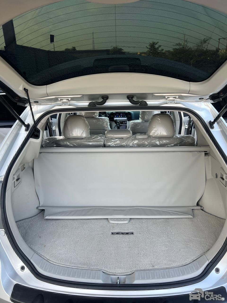 Toyota VENZA-TRD — Front seats