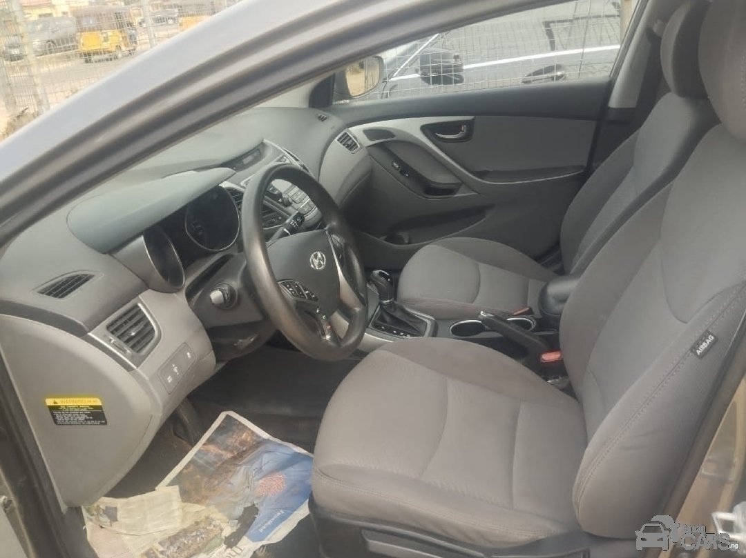 2014 Hyundai Elentra — Dashboard