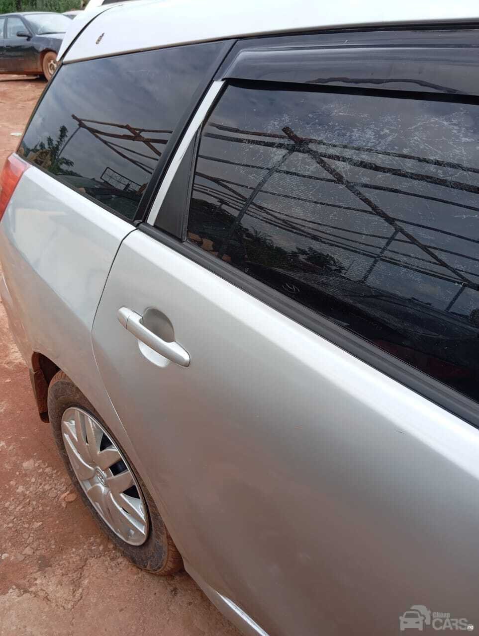 Toyota matrix — Rear 3/4