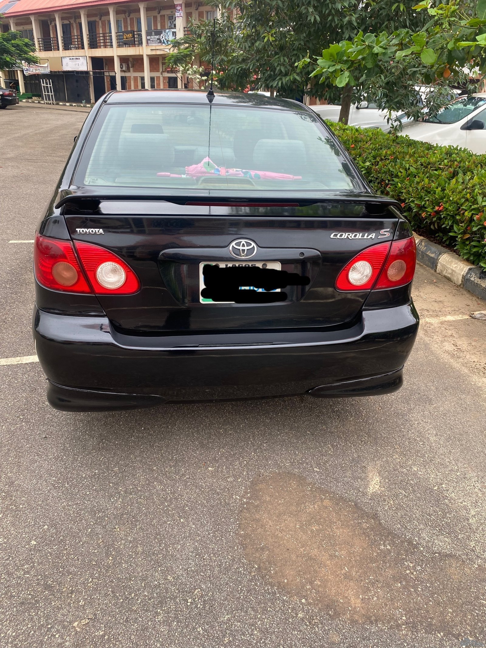 2006 Toyota Corolla — Side profile
