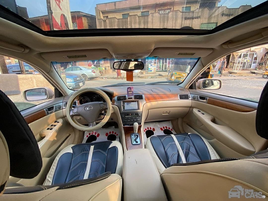 Lexus ES330 Gold — Side profile