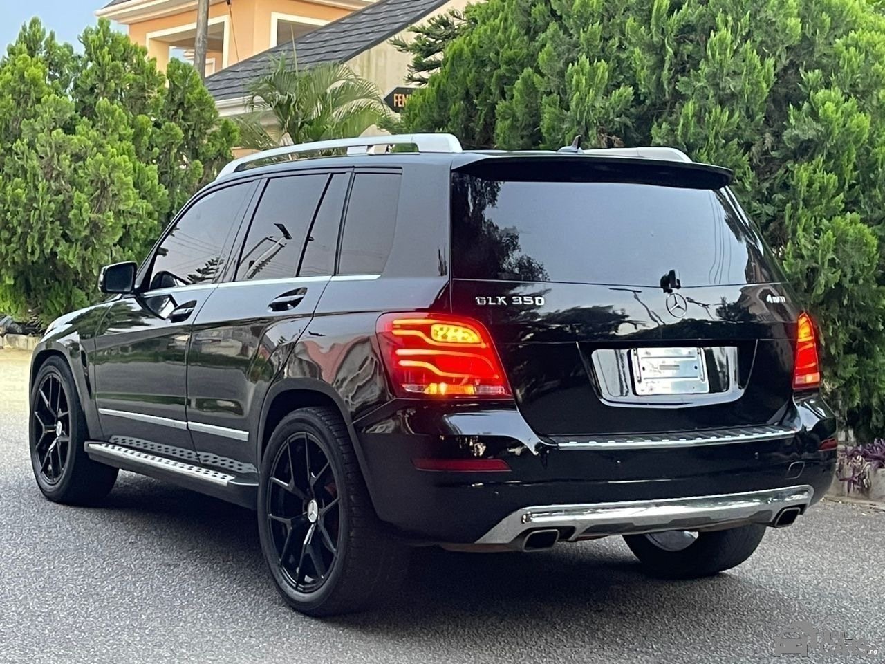 2010 Mercedes-Benz GLK Mercedes — Rear seats
