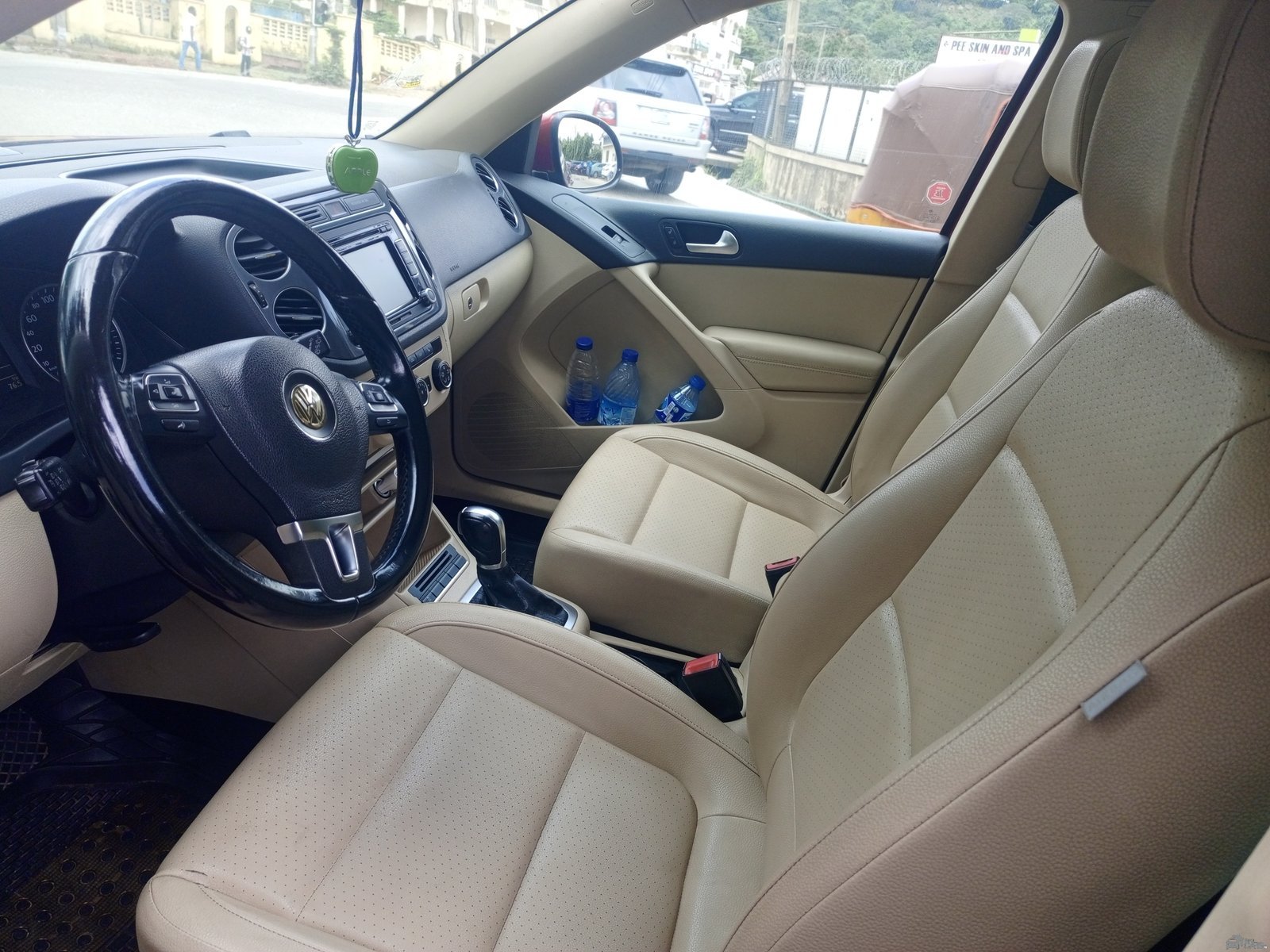 2014 Volkswagen Tiguan — Rear 3/4