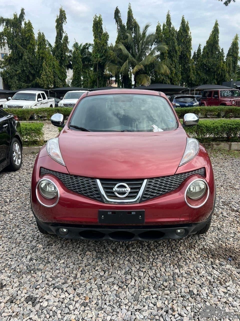 2012 Nissan JUKE SL — Side profile