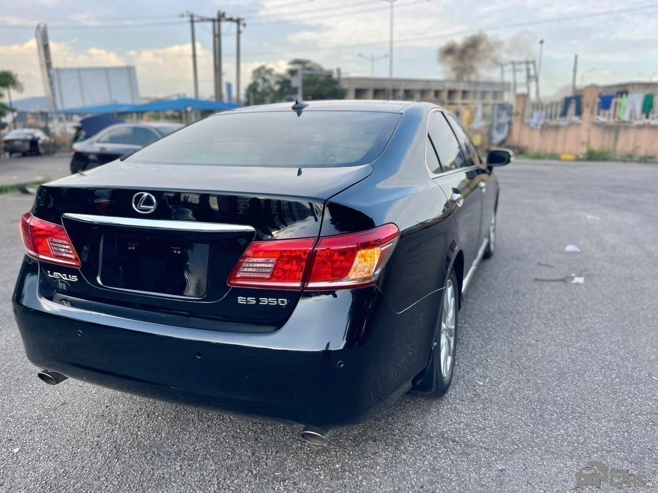 2011 Lexus ES350 — Rear 3/4