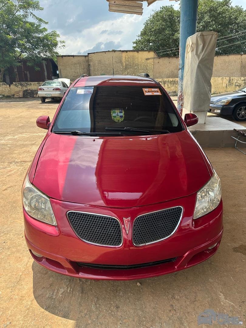 Pontiac Vibe — Rear seats