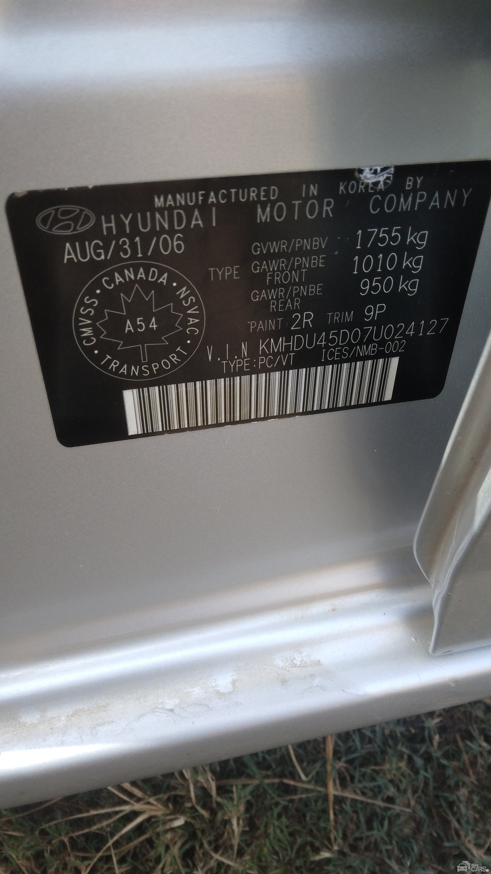 Hyundai Elantra — Rear 3/4