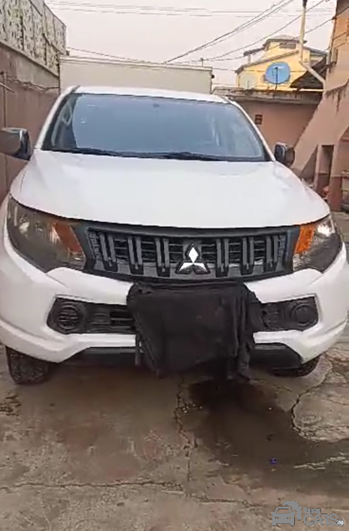 2017 Mitsubishi Company Barely — Side profile