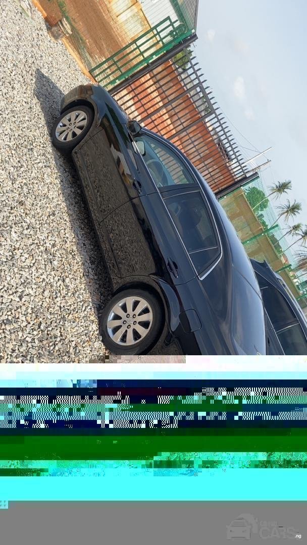 Toyota Avalon — Side profile
