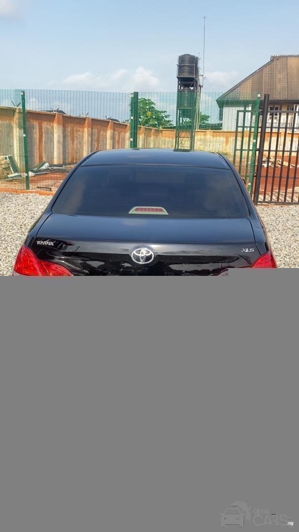 Toyota Avalon — Front seats