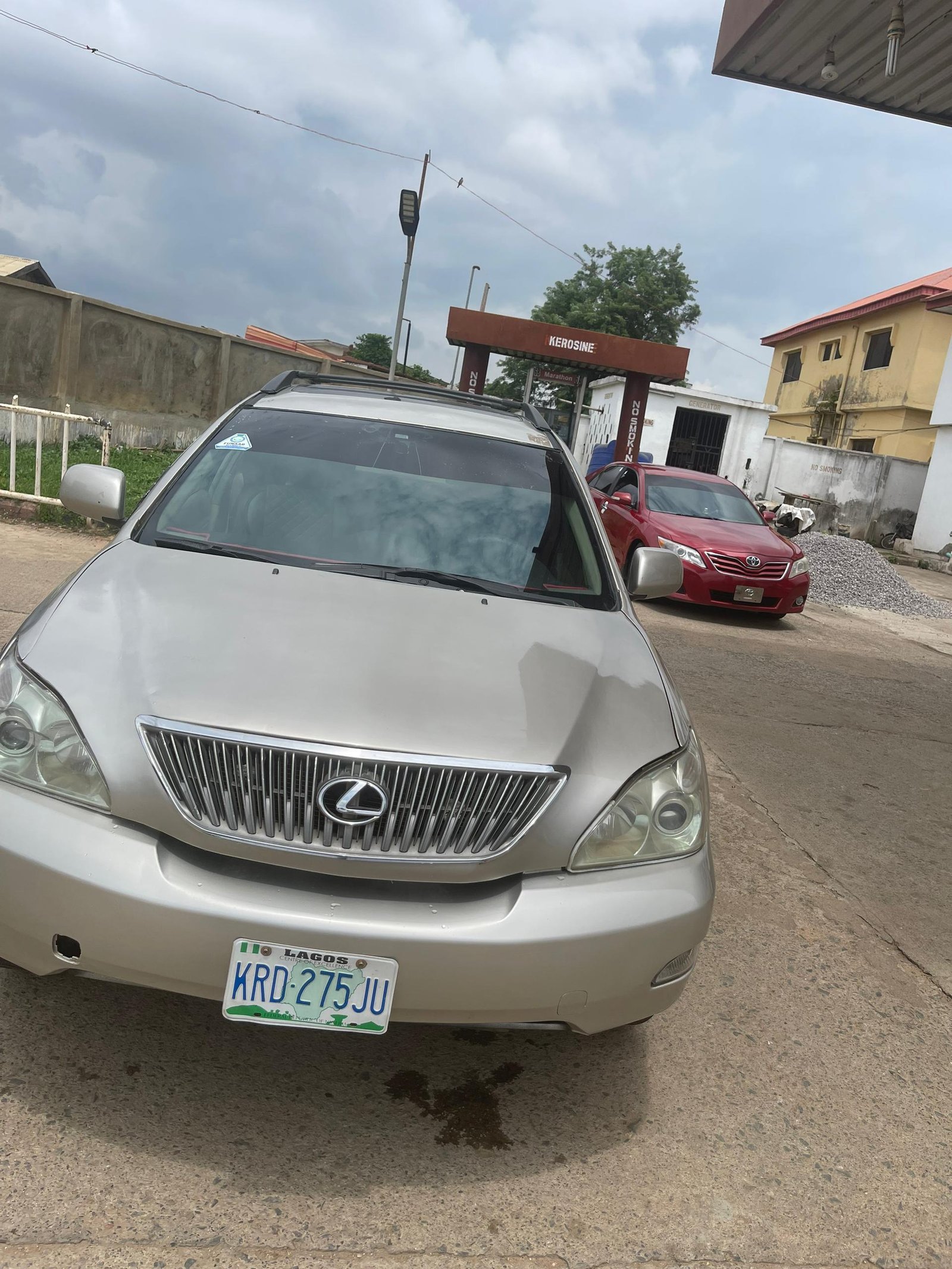 Lexus Car rx — Rear seats