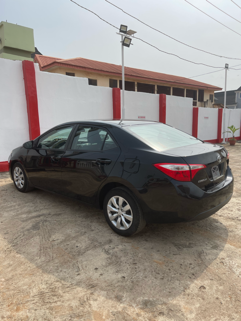 2015 Toyota Corolla LE — Front seats