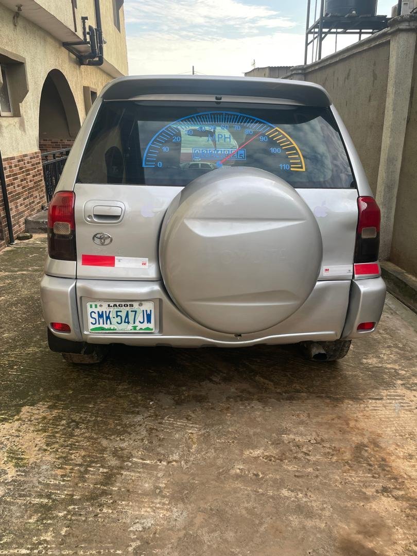 2002 Toyota RAV4 — Rear 3/4