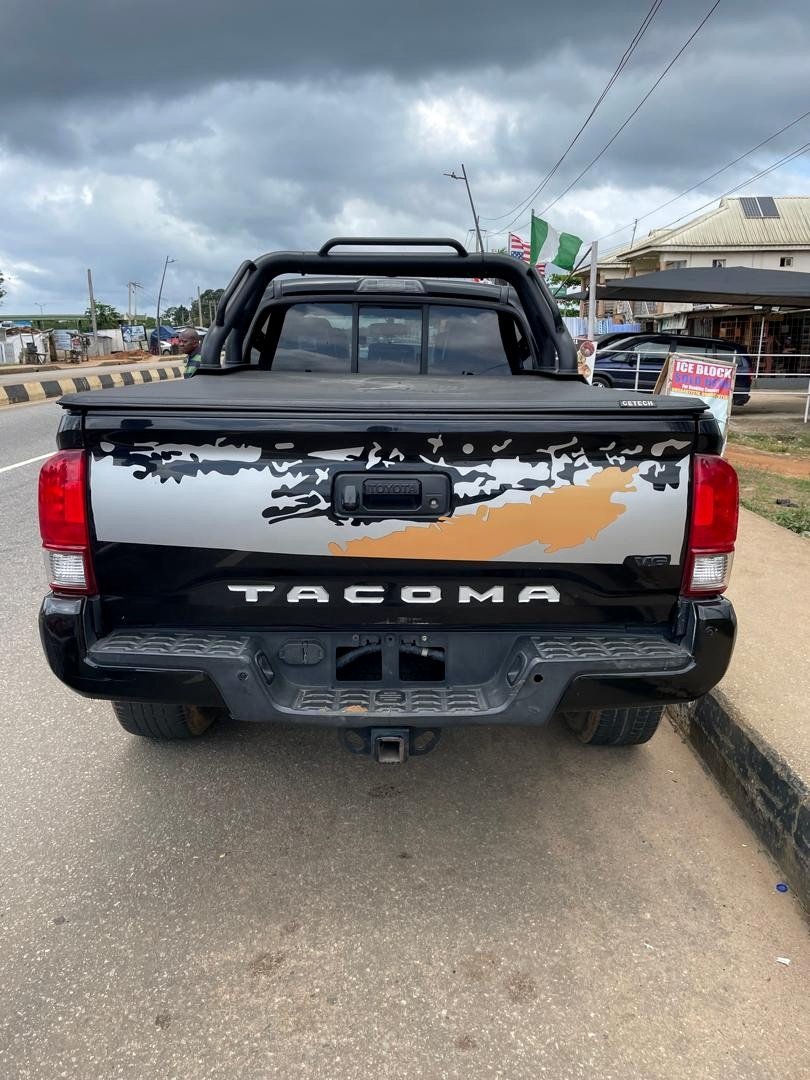 2018 Toyota Tacoma TRD — Dashboard