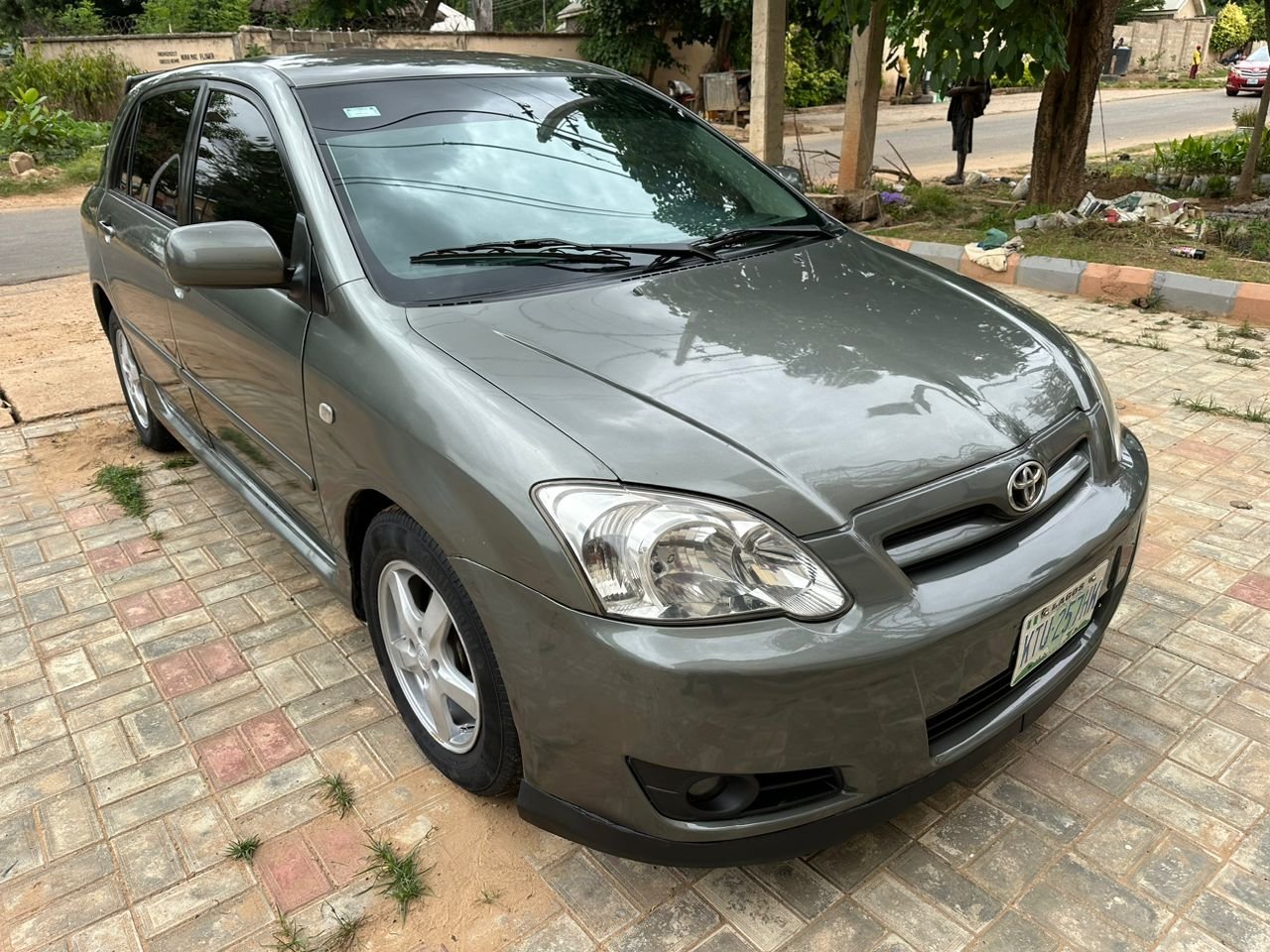 Unknown Toyota Corolla — Side profile
