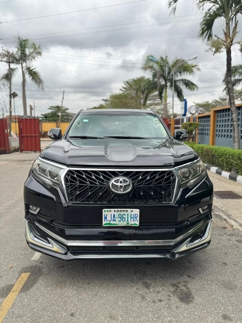 2015 Unknown PREMIUM TOYOTA — Side profile