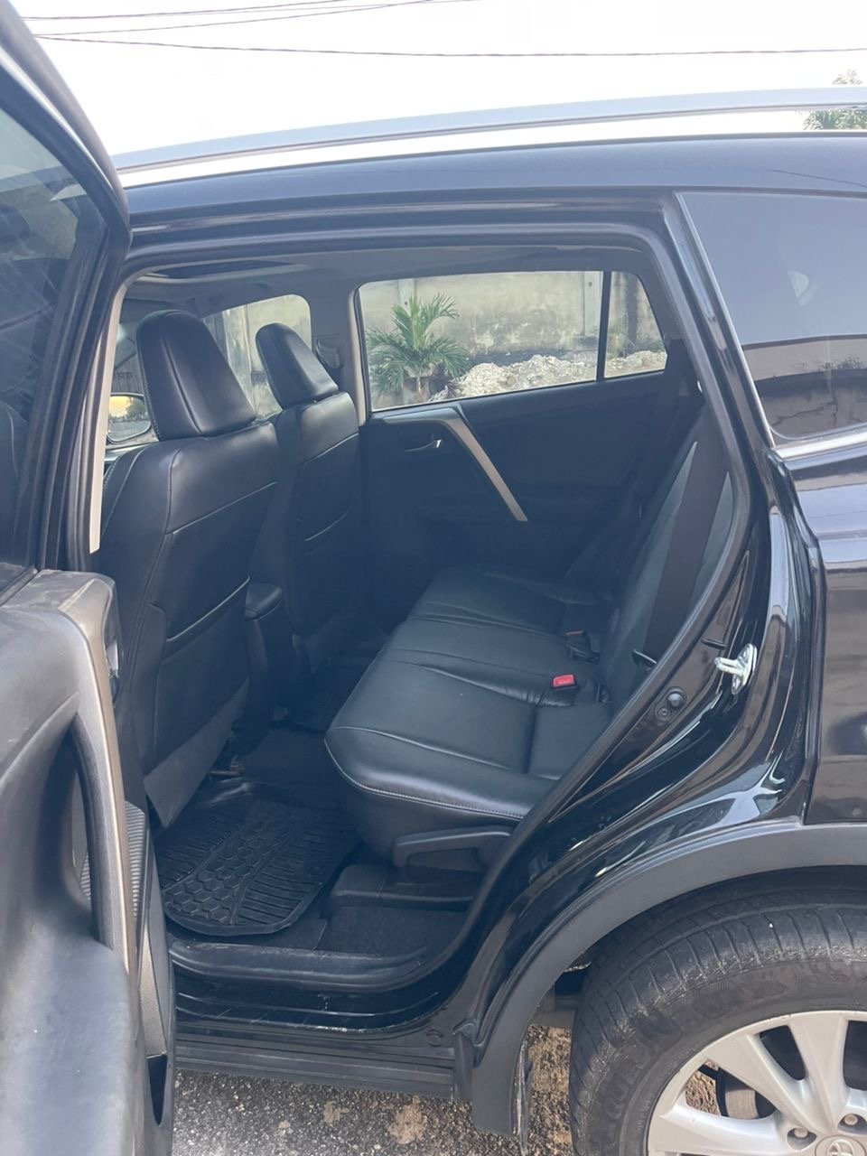 2015 Unknown DISCOUNT ALERT — Rear seats